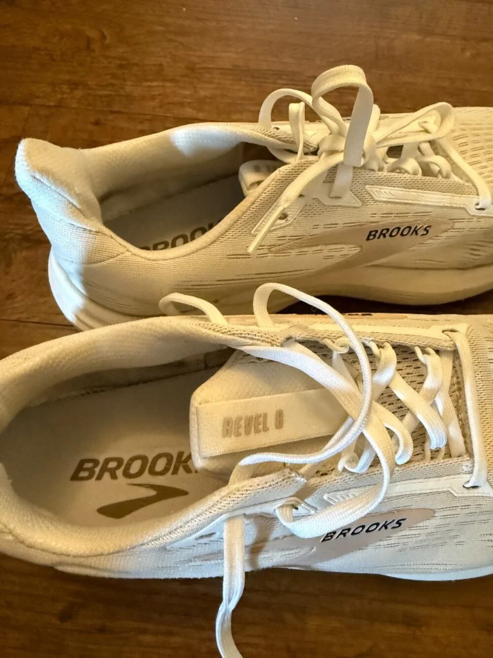 Brooks Revel 8 running shoes - size 10 (fits like 9.5)